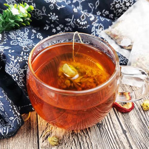 暑湿交蒸，一杯金桑菊茶解千愁